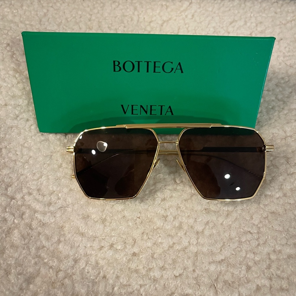 BOTTEGA VENETA aviator sunglasses